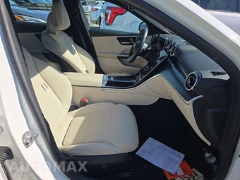 2025 Mercedes-Benz C 300 4MATIC - miniatura 8