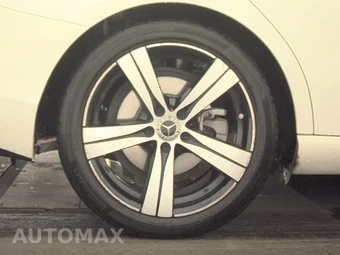 2025 Mercedes-Benz C 300 4MATIC – miniatura 11