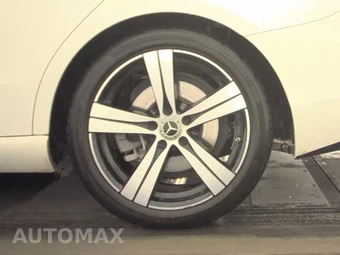 2025 Mercedes-Benz C 300 4MATIC – miniatura 12