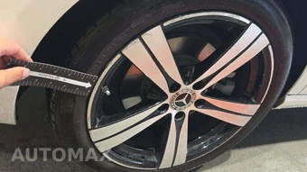 2025 Mercedes-Benz C 300 4MATIC – miniatura 32