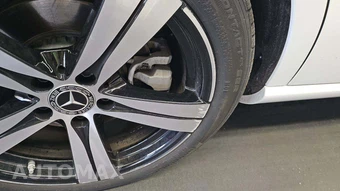 2025 Mercedes-Benz C 300 4MATIC - miniatura 26