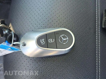 2025 Mercedes-Benz C 300 4MATIC - miniatura 8