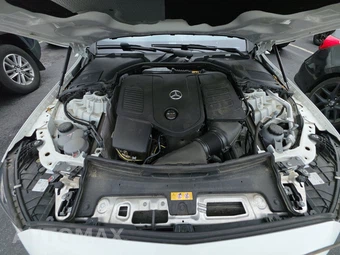 2025 Mercedes-Benz C 300 4MATIC - miniatura 15