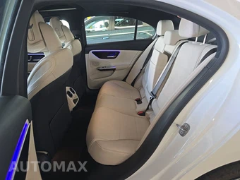 2025 Mercedes-Benz C 300 4MATIC - miniatura 13