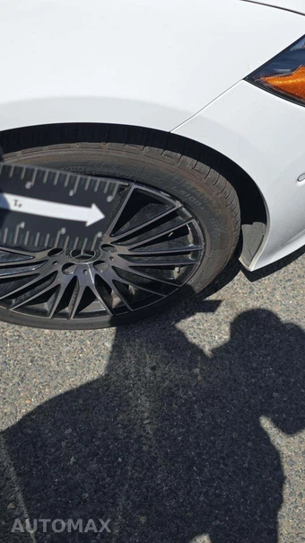 2025 Mercedes-Benz C 300 4MATIC - miniatura 26