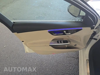 2025 Mercedes-Benz C 300 4MATIC - miniatura 9