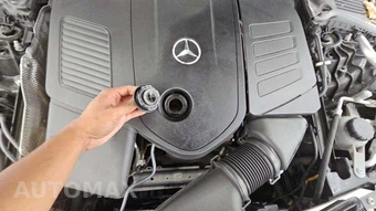 2025 Mercedes-Benz C 300 4MATIC - miniatura 24