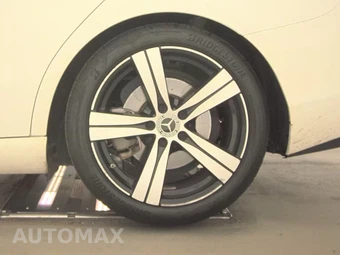 2025 Mercedes-Benz C 300 4MATIC – miniatura 12