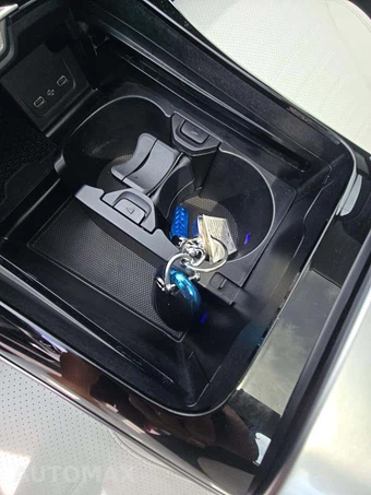 2025 Mercedes-Benz C 300 4MATIC - miniatura 8