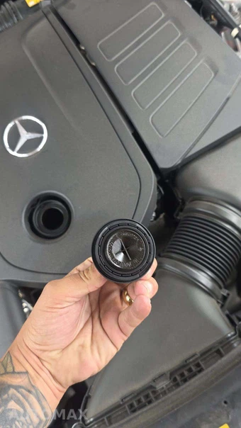 2025 Mercedes-Benz C 300 4MATIC - miniatura 24