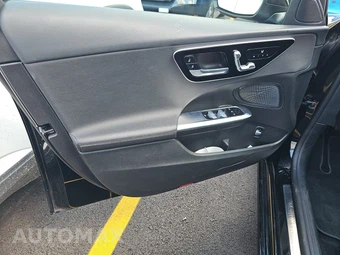 2025 Mercedes-Benz C 300 4MATIC - miniatura 15