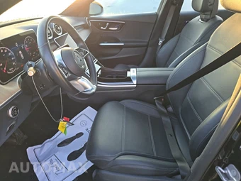 2025 Mercedes-Benz C 300 4MATIC - miniatura 13