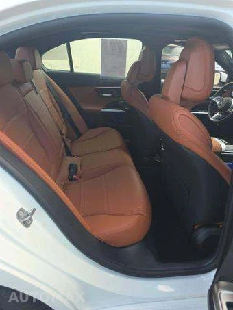 2025 Mercedes-Benz C 300 4MATIC - miniatura 17