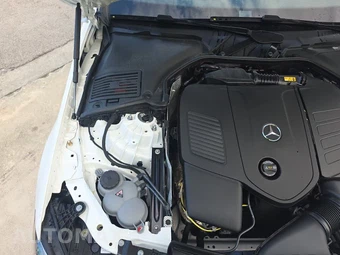 2025 Mercedes-Benz C 300 4MATIC - miniatura 23