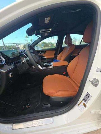 2025 Mercedes-Benz C 300 4MATIC - miniatura 7