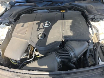 2025 Mercedes-Benz C 300 4MATIC – miniatura 16