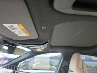 2025 Mercedes-Benz C 300 4MATIC - miniatura 20