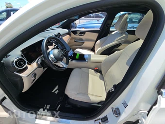2025 Mercedes-Benz C 300 4MATIC - miniatura 13