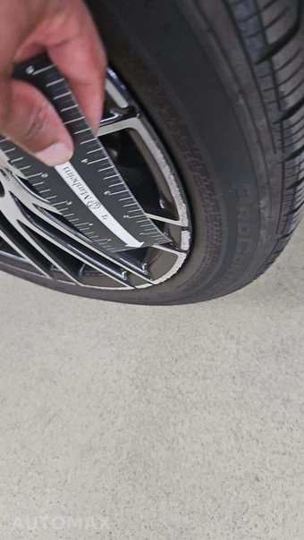 2025 Mercedes-Benz C 300 4MATIC - miniatura 28
