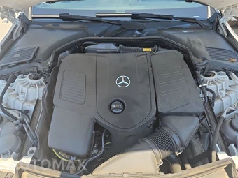 2025 Mercedes-Benz C 300 4MATIC – miniatura 22