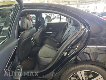 2025 Mercedes-Benz C 300 4MATIC - miniatura 13