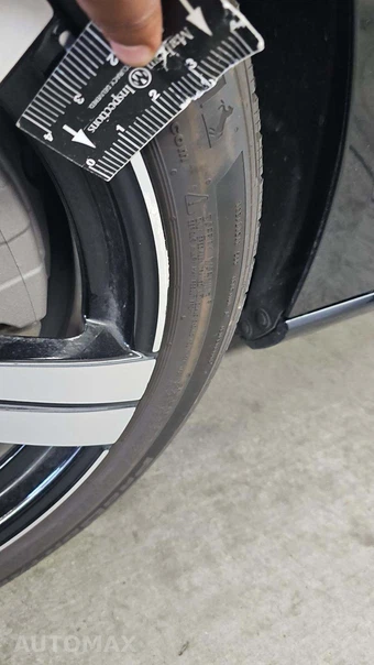 2025 Mercedes-Benz C 300 4MATIC - miniatura 25
