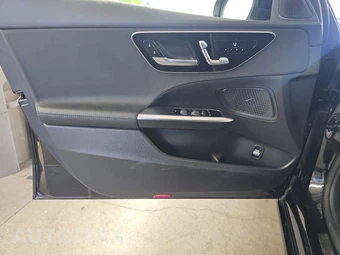 2025 Mercedes-Benz C 300 4MATIC - miniatura 9