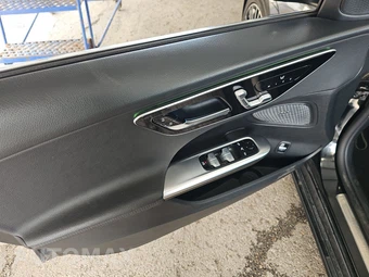 2025 Mercedes-Benz C 300 4MATIC - miniatura 9