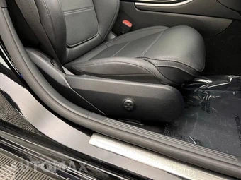 2025 Mercedes-Benz C 300 4MATIC - miniatura 30