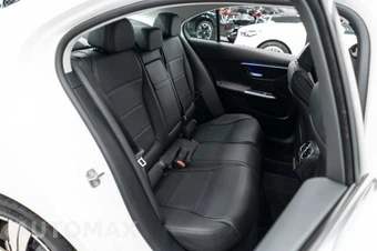 2025 Mercedes-Benz C 300 4MATIC - miniatura 11