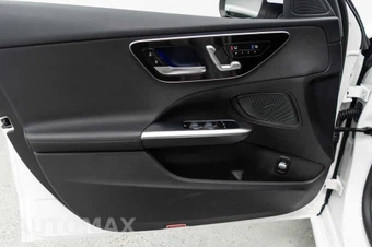 2025 Mercedes-Benz C 300 4MATIC - miniatura 13