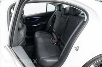 2025 Mercedes-Benz C 300 4MATIC - miniatura 30