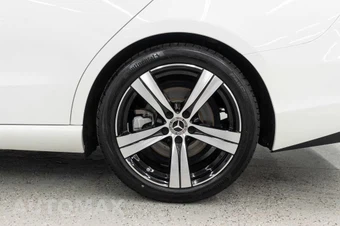 2025 Mercedes-Benz C 300 4MATIC - miniatura 34