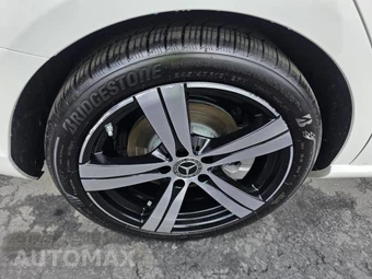 2025 Mercedes-Benz C 300 4MATIC – miniatura 24