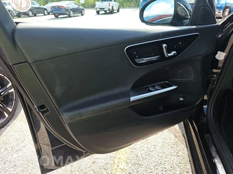 2025 Mercedes-Benz C 300 4MATIC - miniatura 9