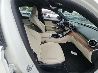 2025 Mercedes-Benz C 300 - miniatura 8