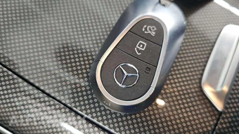 2025 Mercedes-Benz C 300 - miniatura 19