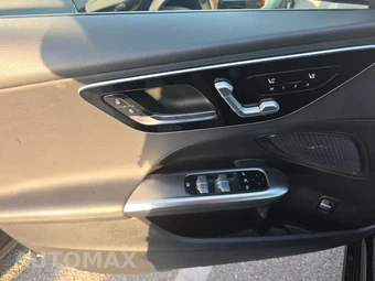 2025 Mercedes-Benz C 300 - miniatura 9
