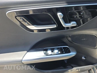 2025 Mercedes-Benz C 300 – miniatura 15