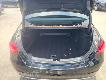 2025 Mercedes-Benz C 300 – miniatura 16