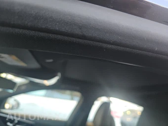 2025 Mercedes-Benz C 300 – miniatura 14