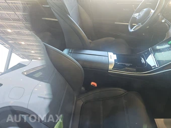 2025 Mercedes-Benz C 300 – miniatura 8