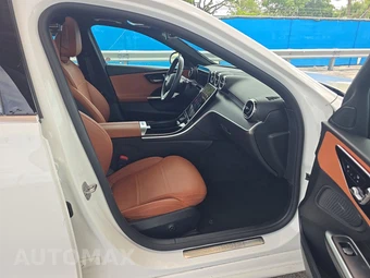 2025 Mercedes-Benz C 300 - miniatura 8