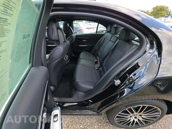 2025 Mercedes-Benz C 300 – miniatura 13