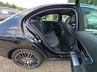 2025 Mercedes-Benz C 300 – miniatura 16