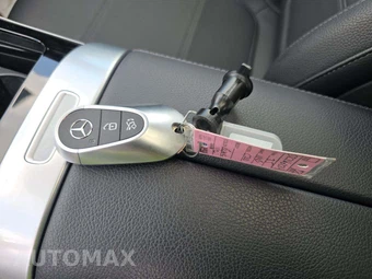 2025 Mercedes-Benz C 300 – miniatura 8