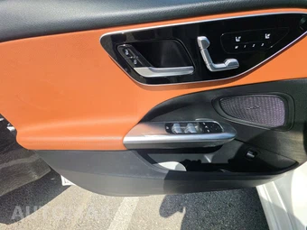 2025 Mercedes-Benz C 300 - miniatura 15