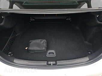 2025 Mercedes-Benz C 300 – miniatura 22