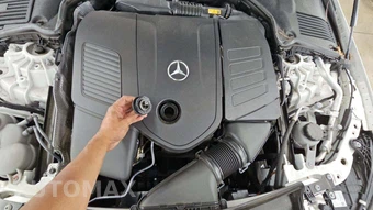 2025 Mercedes-Benz C 300 - miniatura 24