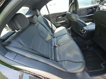 2025 Mercedes-Benz C 300 - miniatura 16